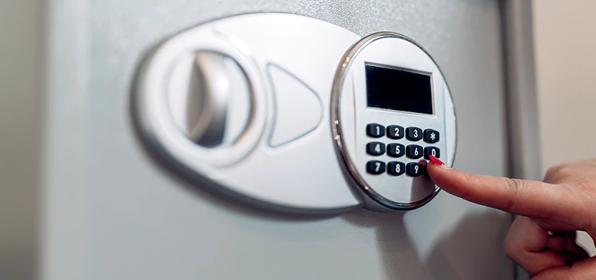 Jewelry Safe Cracking in Tustin, California