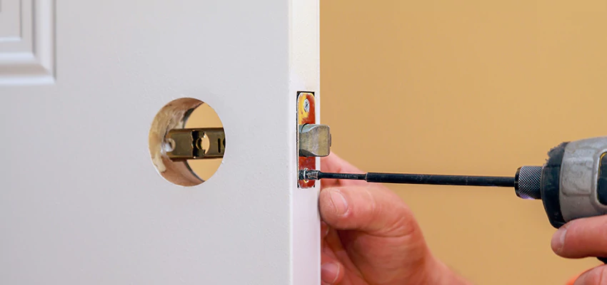 Stuck Door Knobs Repair in Tustin, CA